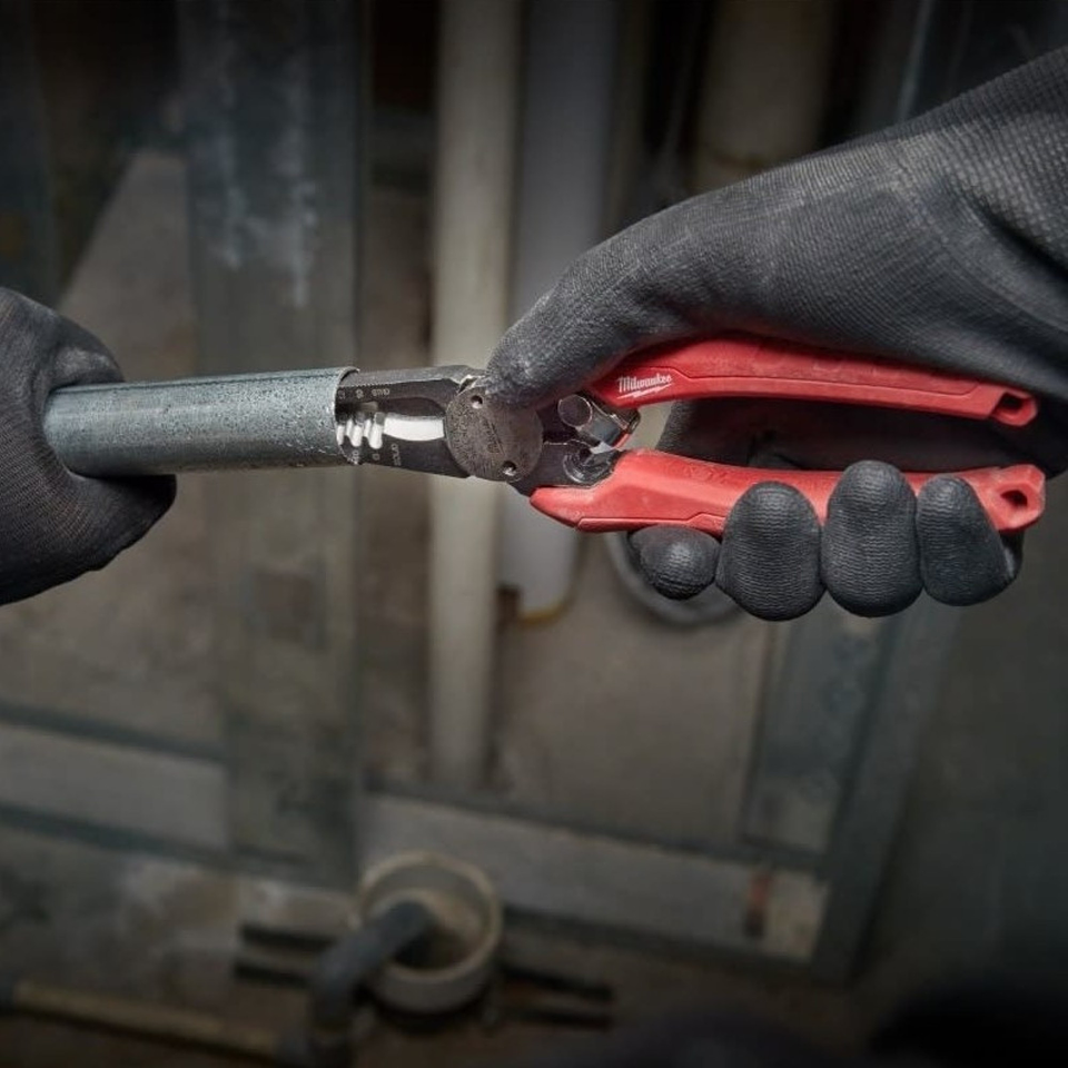 Milwaukee Alicate Pela Cable 6 En 1 Electrcista  6