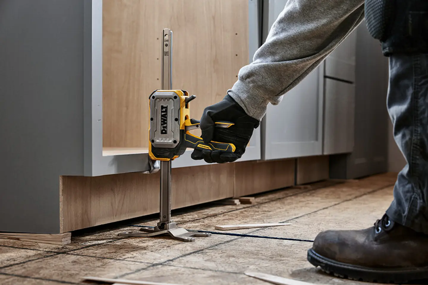 Brazo de Elevación Toughseries DEWALT Capacidad 154kg 7