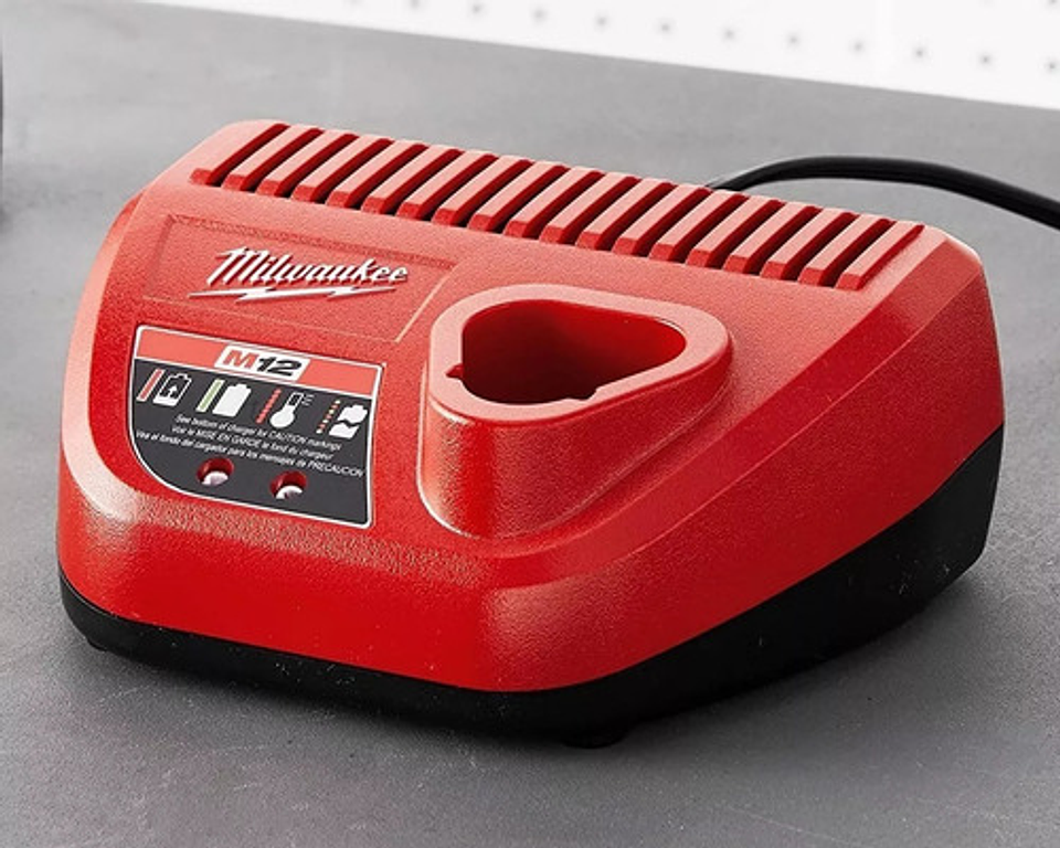 Cargador Milwaukee M12 Adaptado 220v 2