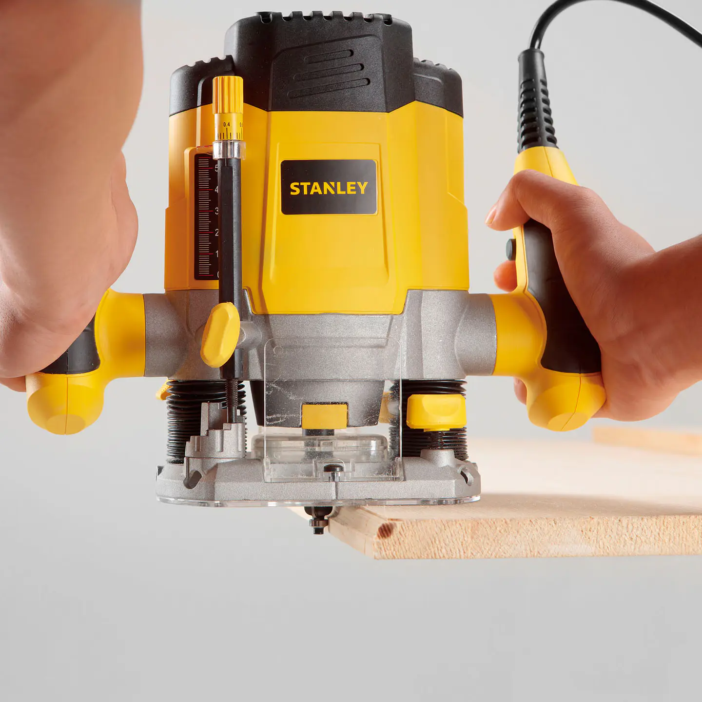 Pack Stanley Fresadora 1200W + Caladora SRR1200-SJ45 5