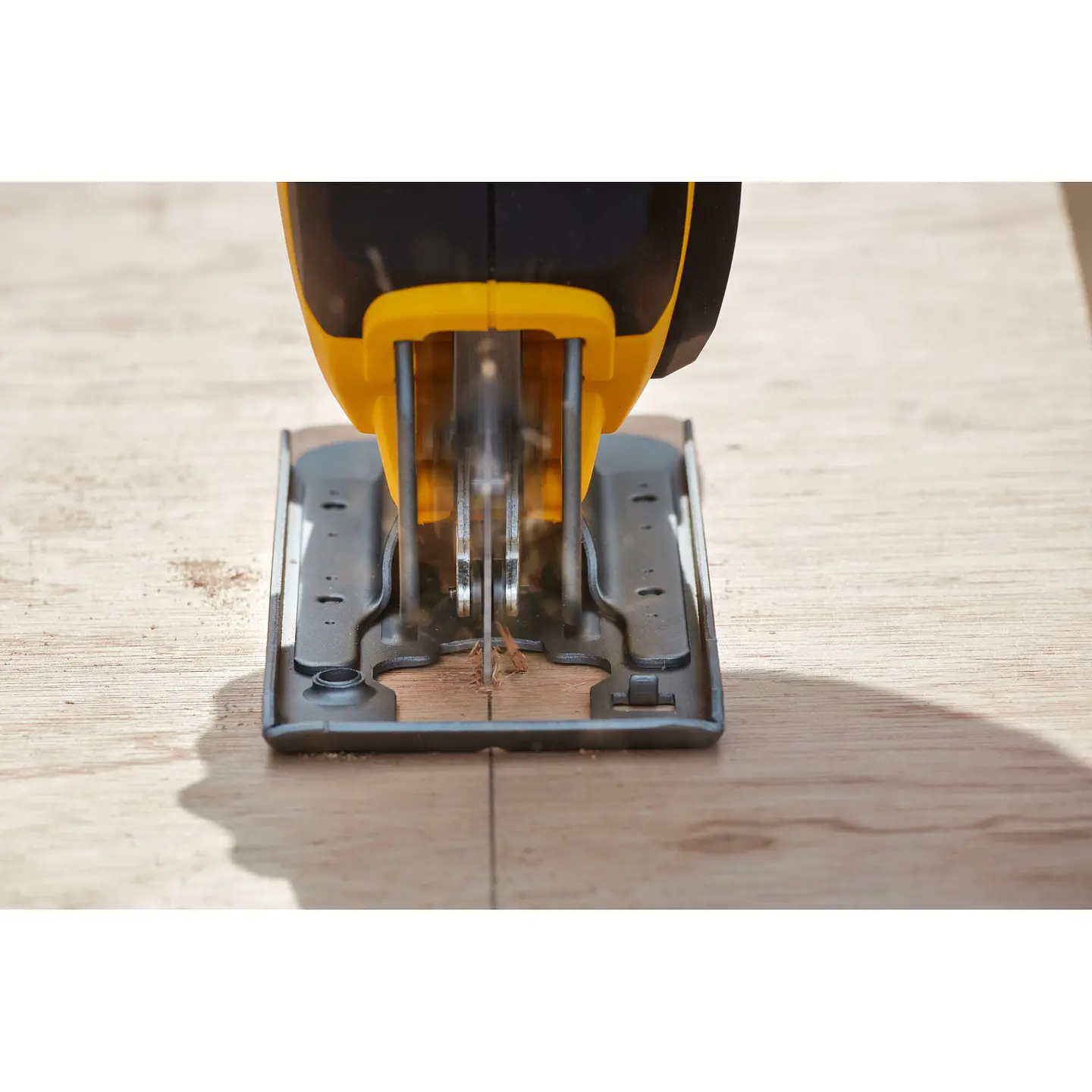 SIERRA CALADORA STANLEY SCJ600B-B3 – 20V MAX  4