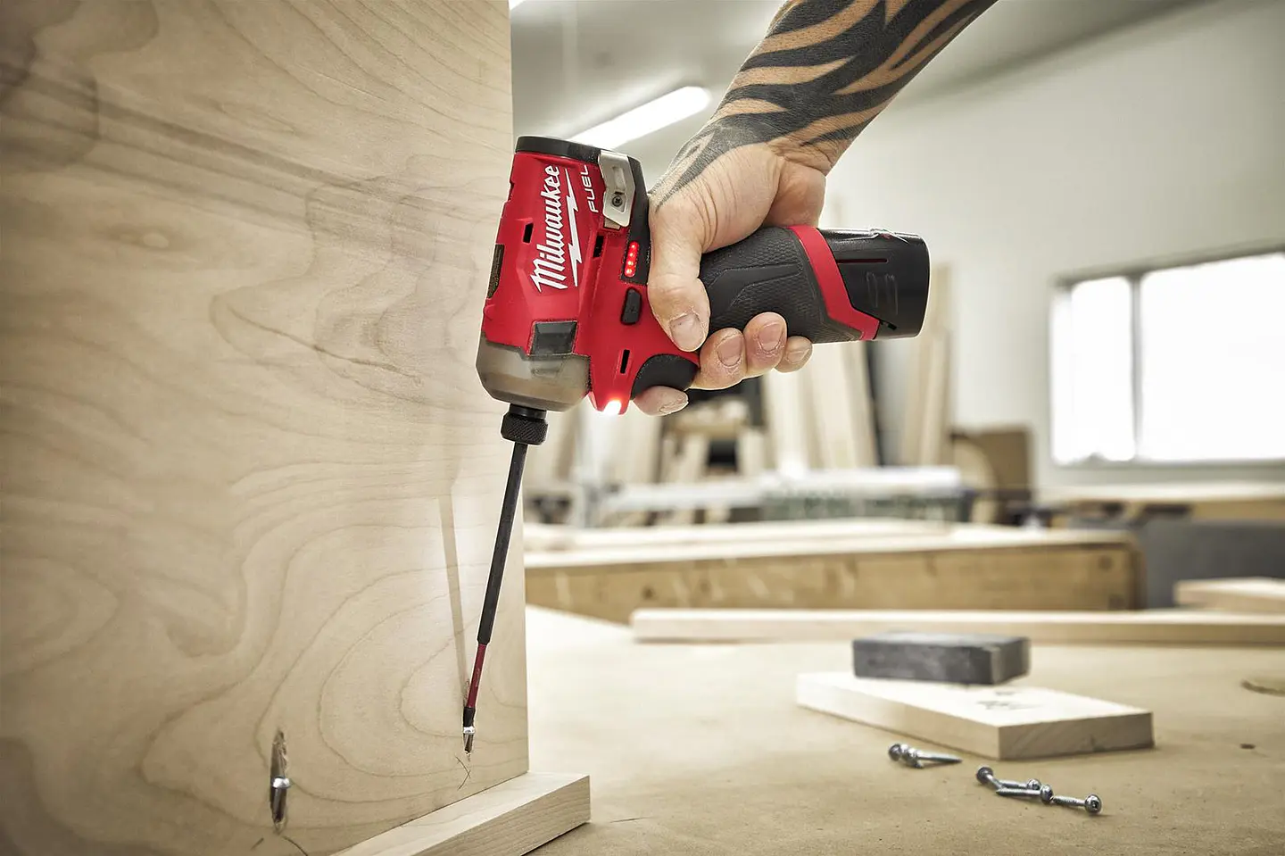 Atornillador de Impacto Hidraulico Milwaukee M12 Surge 2551-22 5