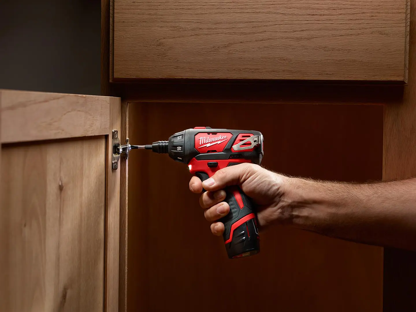 Atornillador Inalambrico Milwaukee M12 2401-22 3