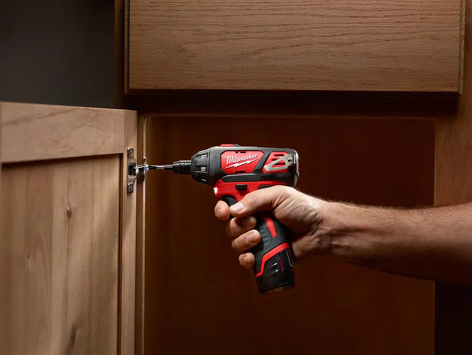 Atornillador Inalambrico Milwaukee M12 2401-22 3