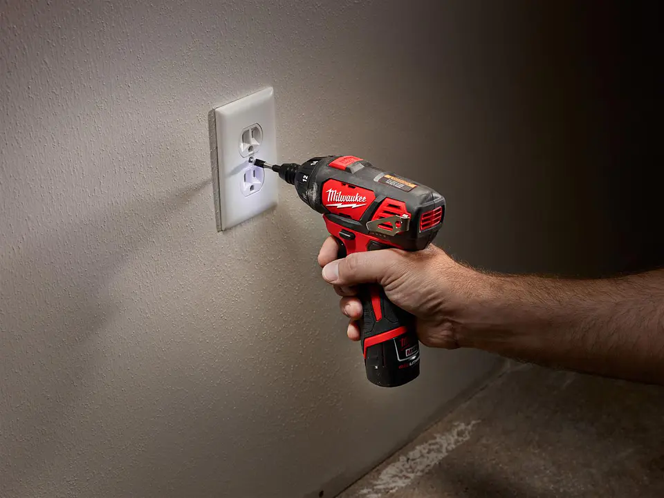 Atornillador Inalambrico Milwaukee M12 2401-22 4