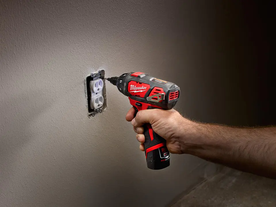 Atornillador Inalambrico Milwaukee M12 2401-22 5