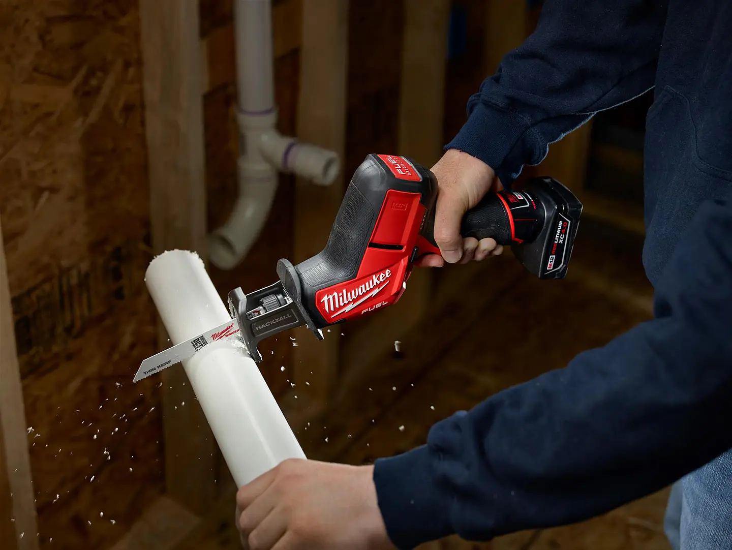 Sierra Sable Inalambrica Milwaukee M12 Fuel 2520-21XC 6