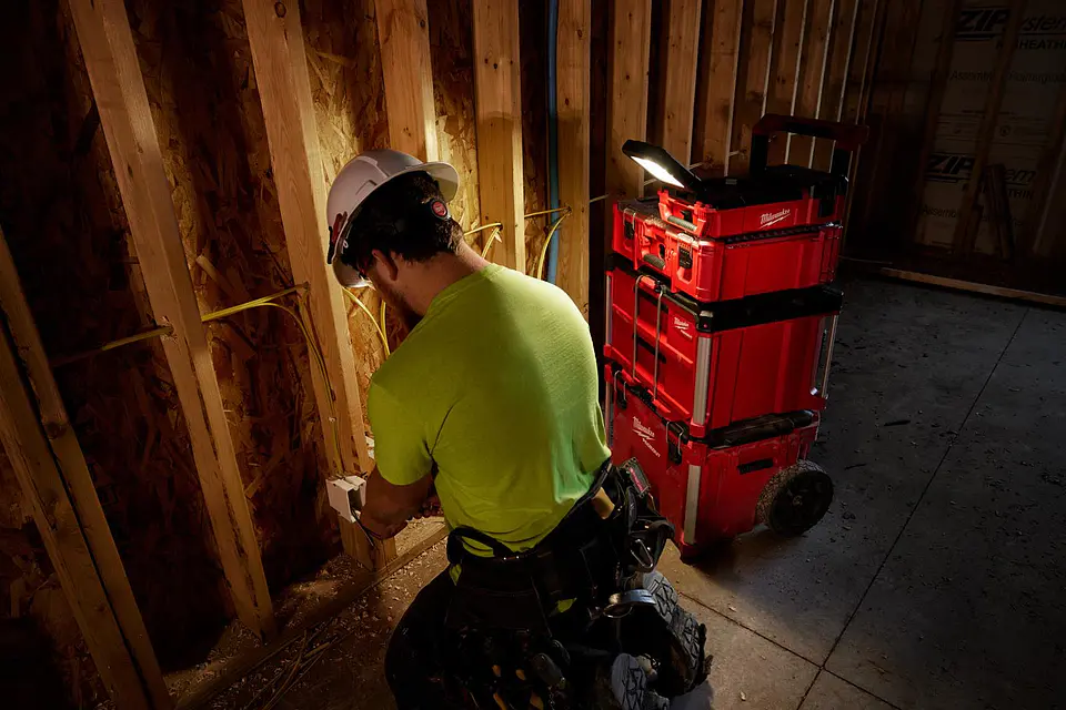 Foco Reflector Milwaukee M12 PACKOUT USB 2356-20 7