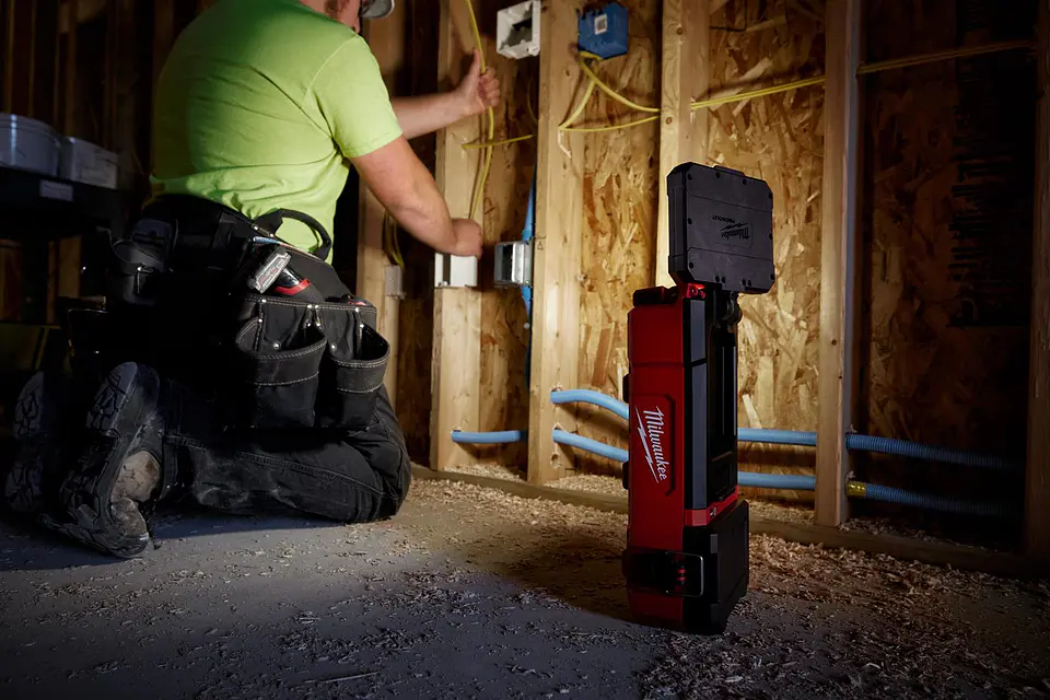 Foco Reflector Milwaukee M12 PACKOUT USB 2356-20 6