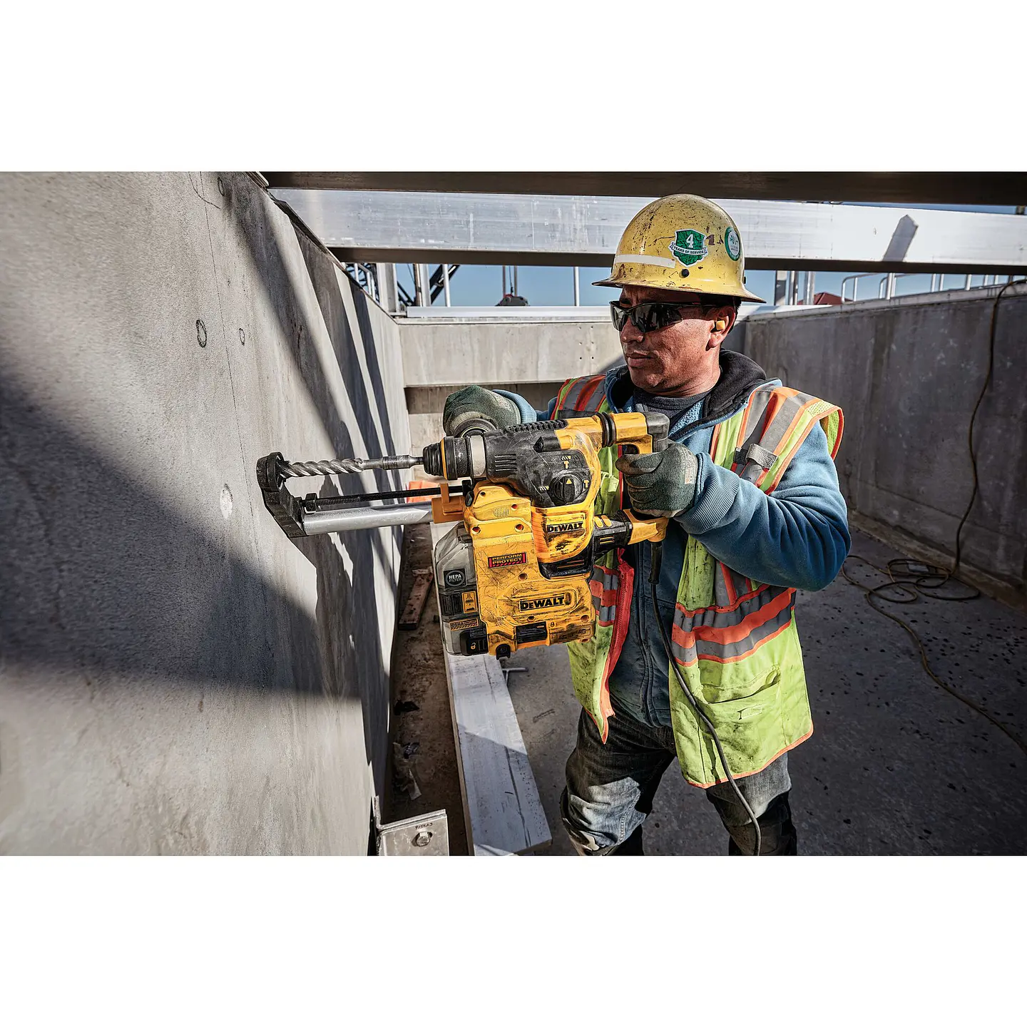 Rotomartillo DeWALT SDS Plus + 25 SDS Brocas GRATIS 7