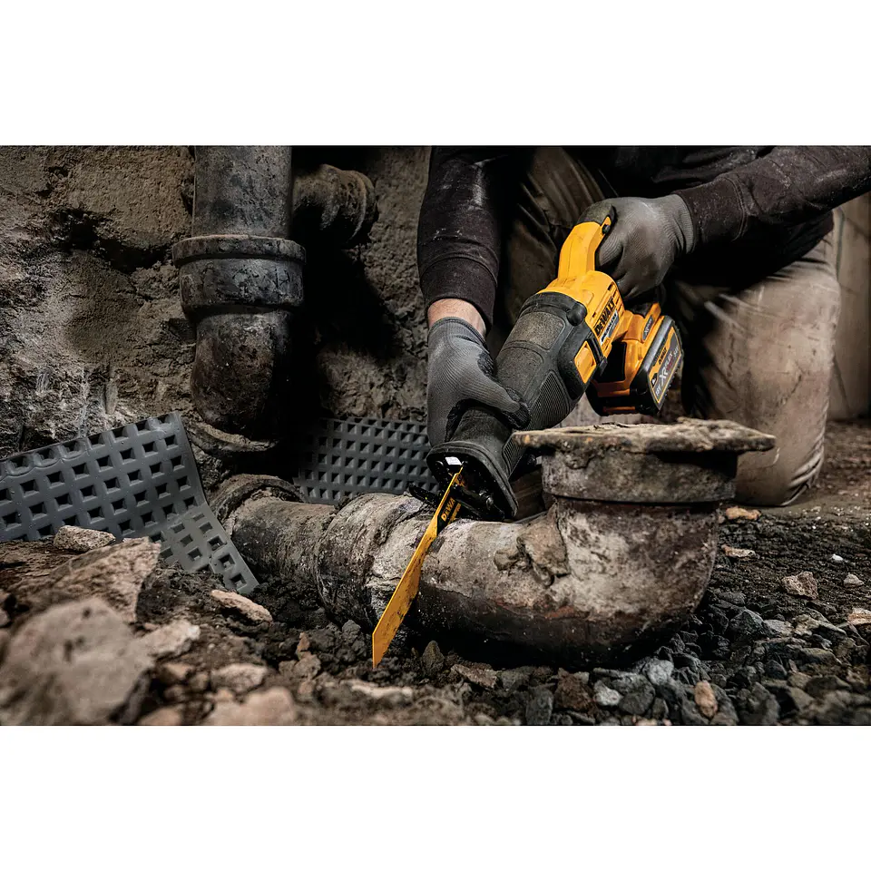 Sierra Sable DeWALT FLEXVOLT + Bateria FLEXVOLT 9 amp gratis 9