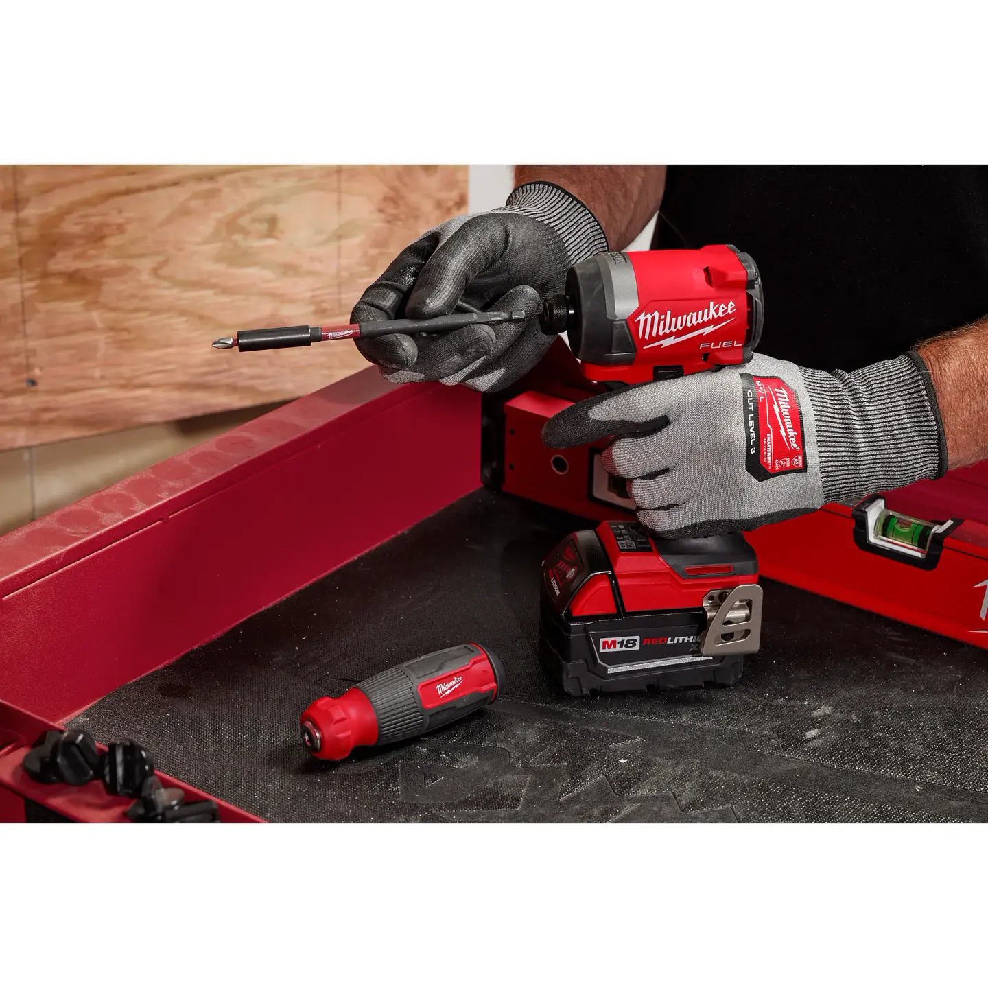 Destornillador Multi-Bit Milwaukee 14 en 1 SHOCKWAVE 48-22-2915 7