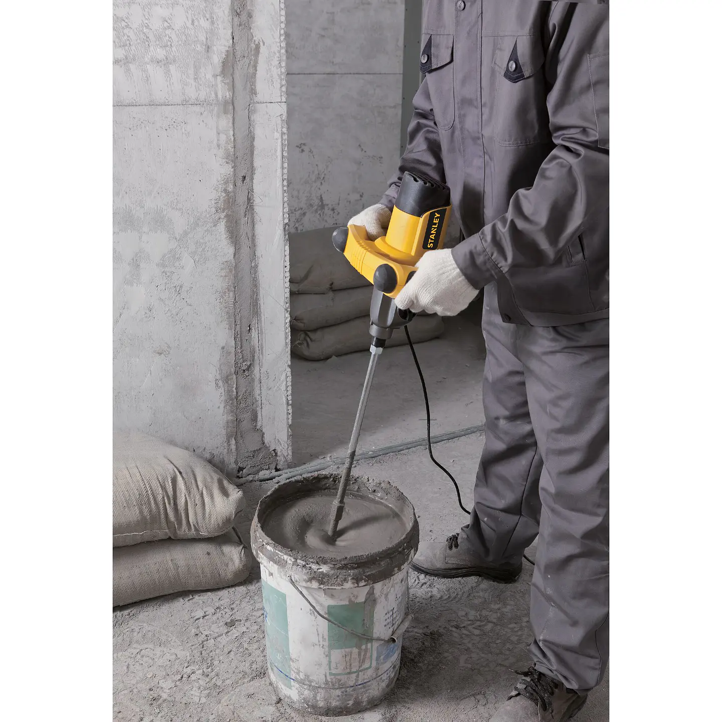 Mezclador de Pintura Electrico 1400W Stanley SDR1400-B2C 4