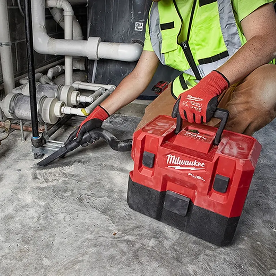 Aspiradora Solidos y Liquidos Milwaukee M12 FUEL 1,6 Galones Solo Herramienta 0960-20 7