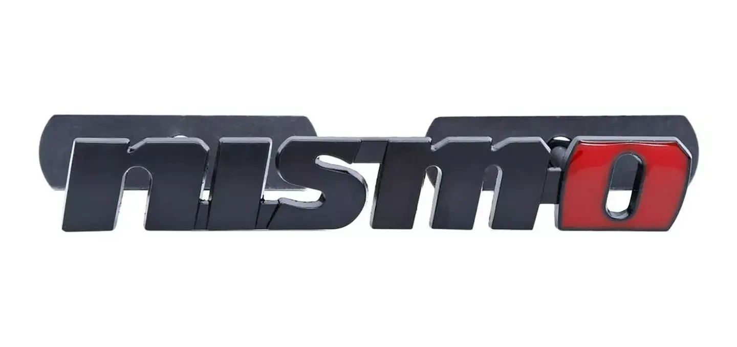 Emblema parrilla Logo Frontal Para Nissan Nismo Metálico 12.3x1.9cm 2