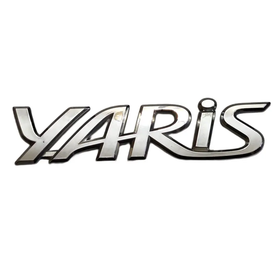 Logo adhesivo Emblema Para Toyota Yaris 13.6x3.1cm 1
