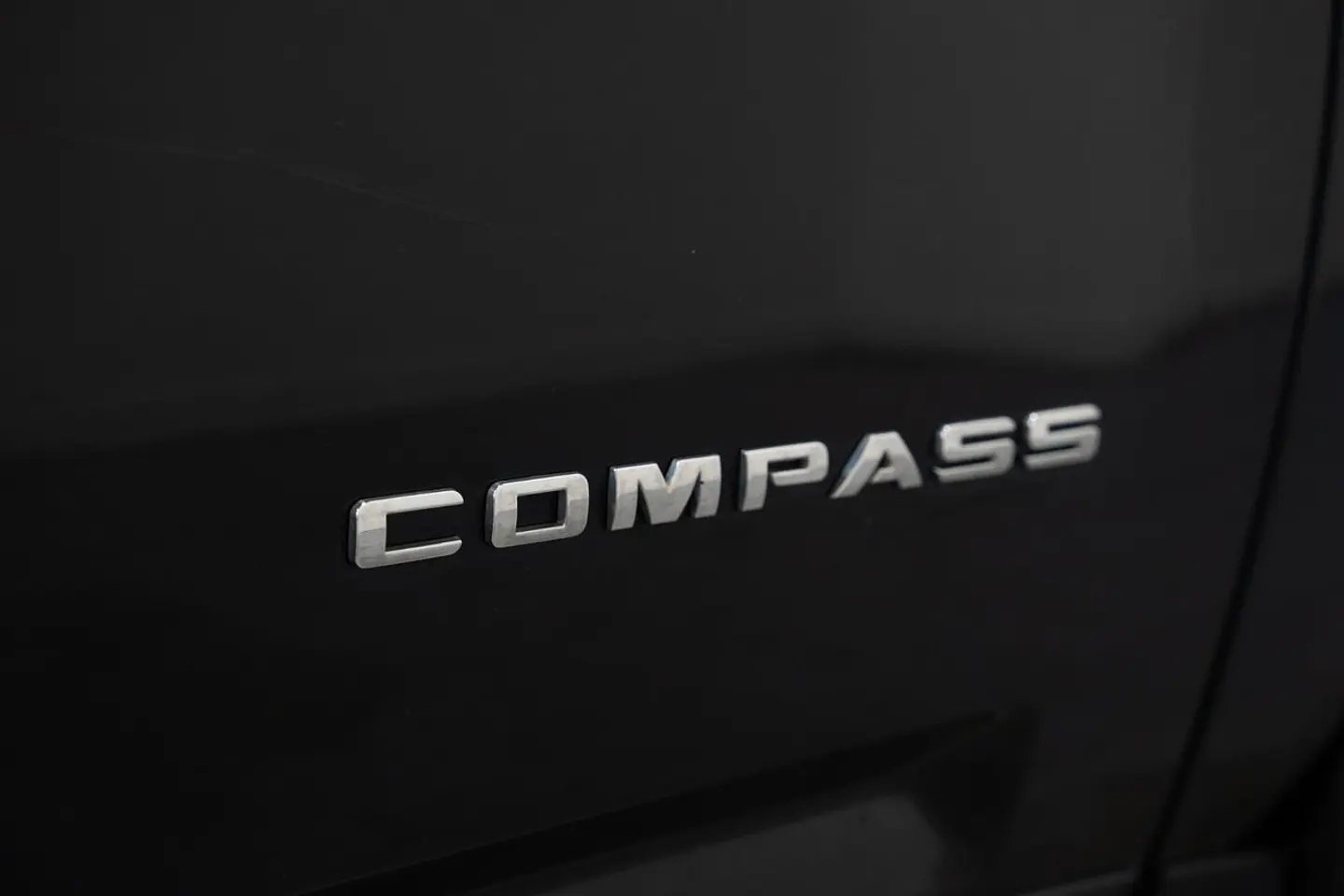 Logo adhesivo Emblema Para Jeep Compass 2