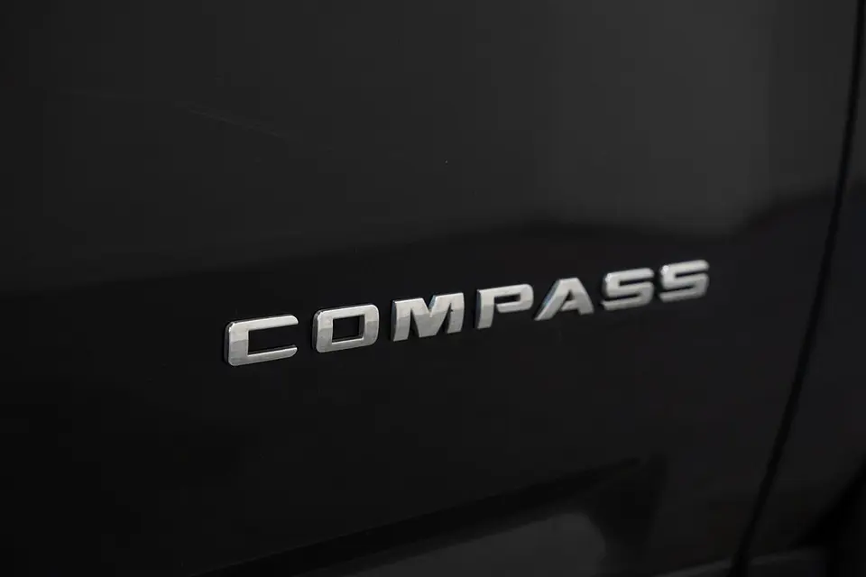 Logo adhesivo Emblema Para Jeep Compass 2