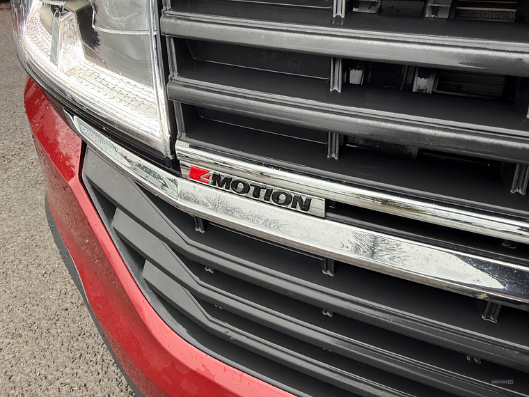 Logo Emblema Frontal parrilla Para Volkswagen 4 Motion 10.7x1.8cm  2