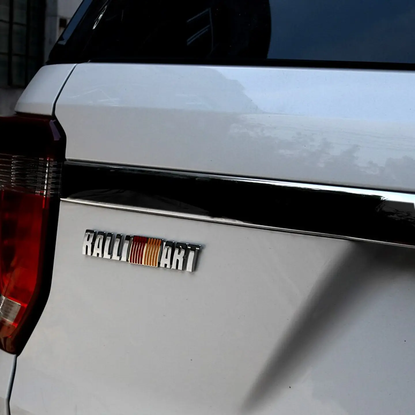 Logo Adhesivo Emblema Para Mitsubishi Ralliart 12.8x2.4cm Cromado 2
