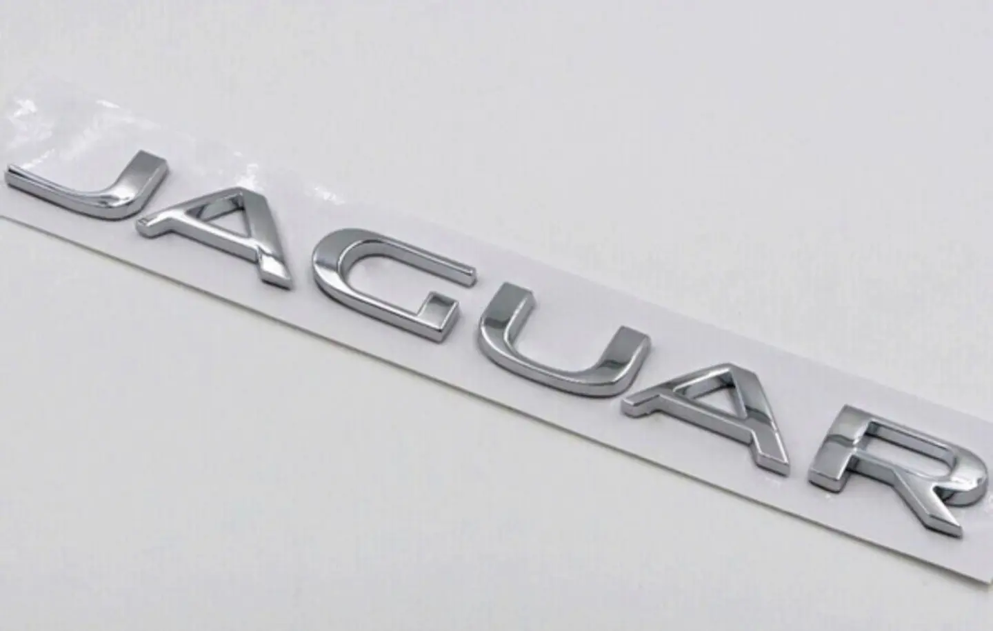 Logo emblema Jaguar 17.4cm x 1.6 cm 2
