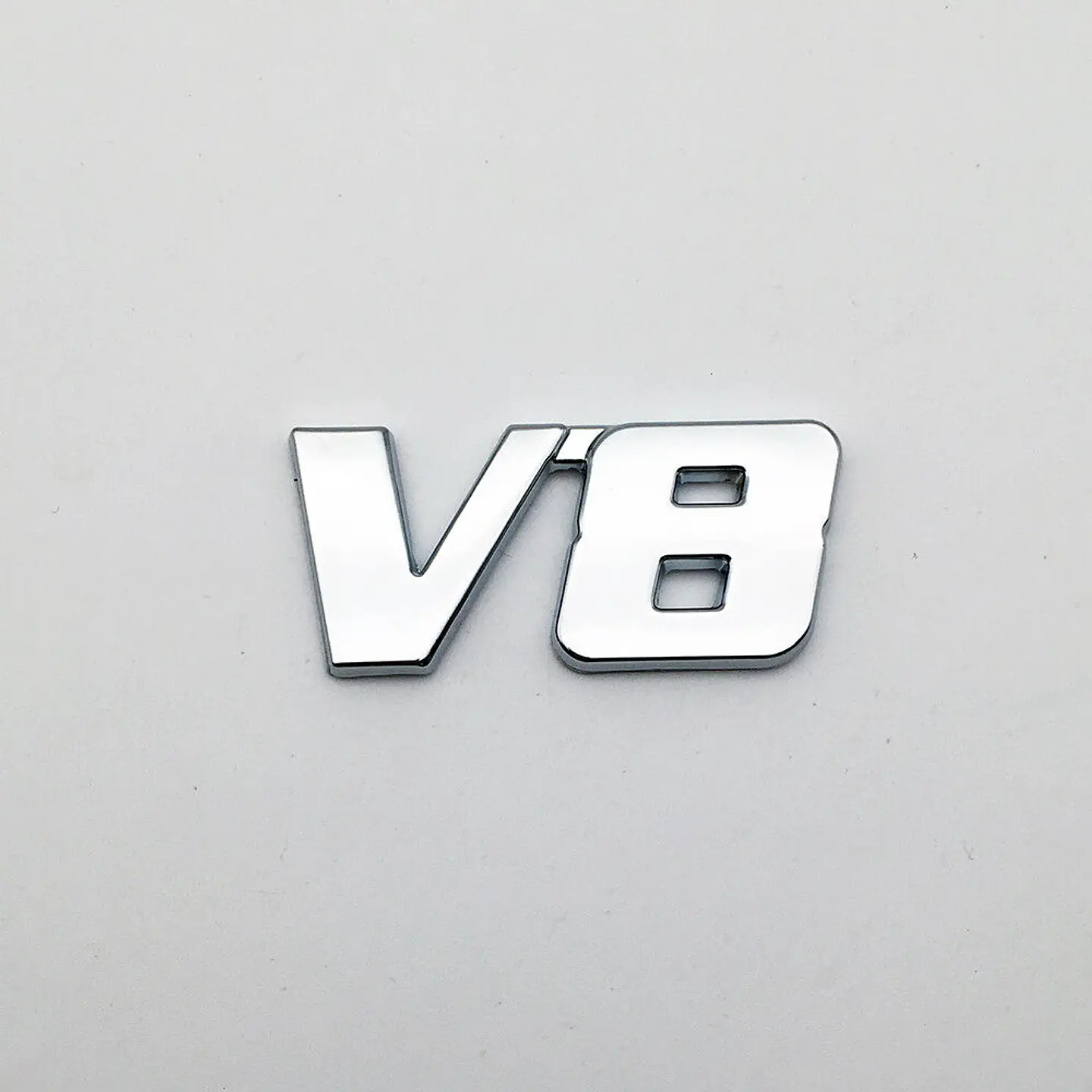 Emblema Logo V8 Multimarca 5.9x2.6cm Metálico Cromado 3