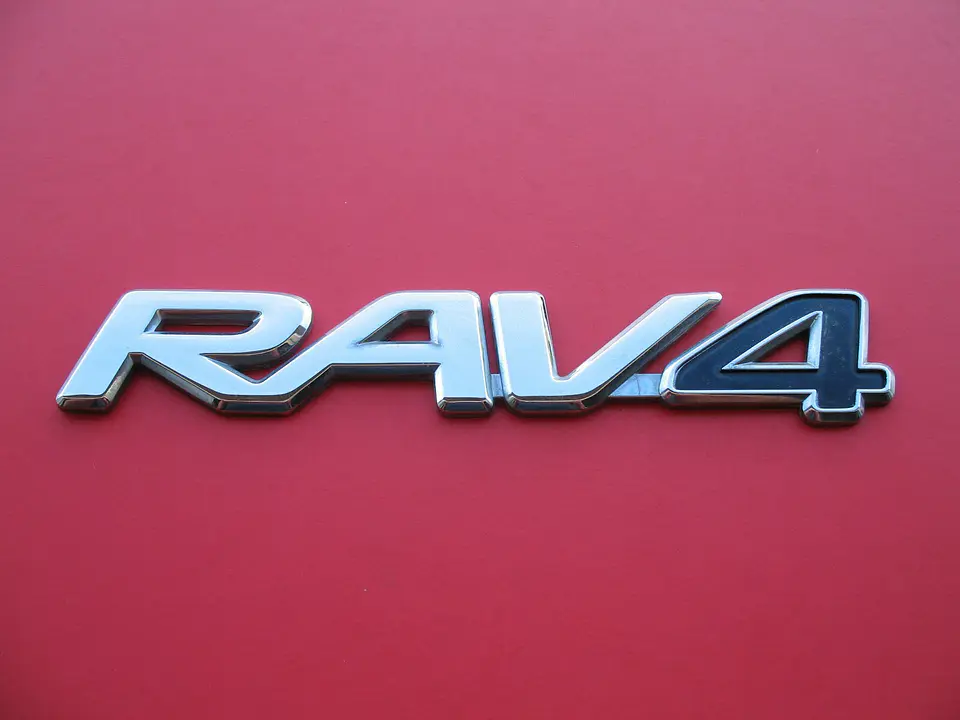 Logo Rav 4 Emblema Para Toyota Rav4 16.2x2.7cm Negro 2