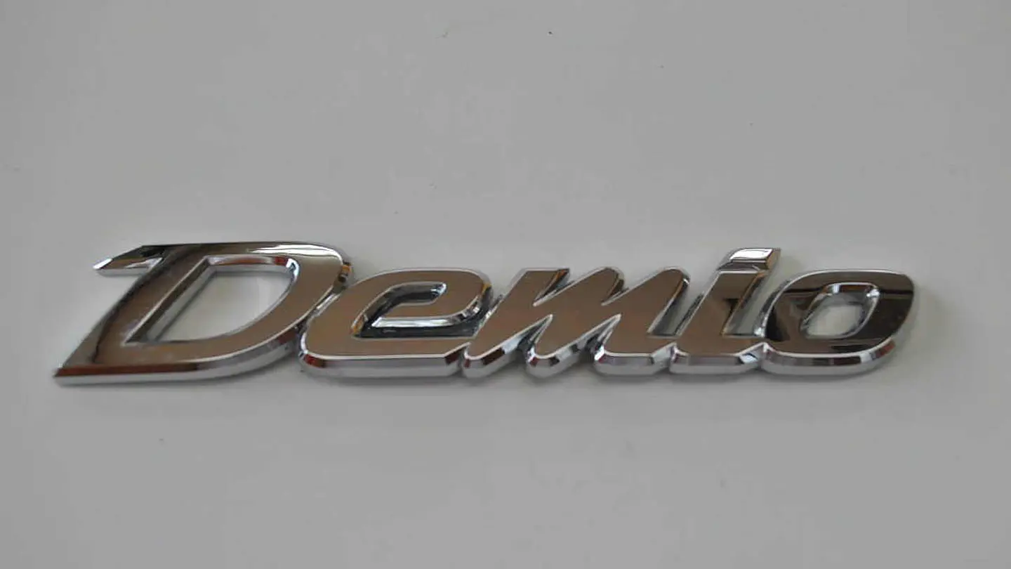 Logo Emblema Para Mazda Demio 15.5x2.8cm 3