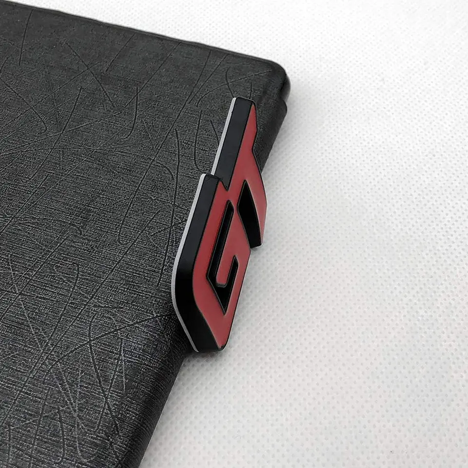 Logo Emblema Gt Multimarca 6.3x3.8cm Metálico Rojo/Negro 2