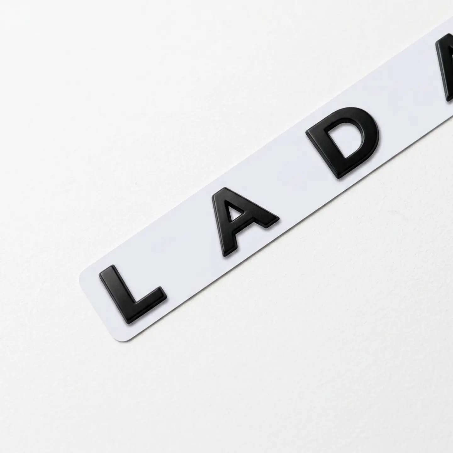 Emblema Logo Para Lada Metalico Negro 4