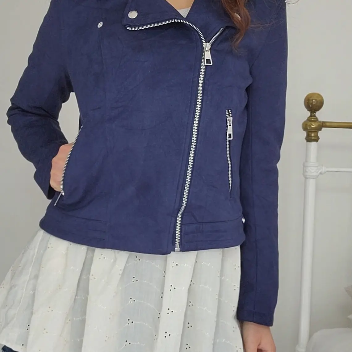 AB0685 1