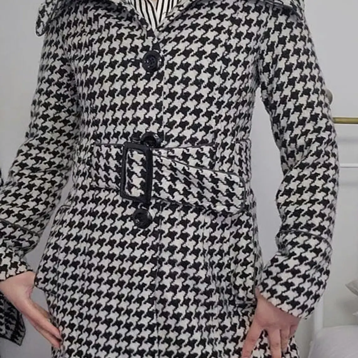 AB0895 1
