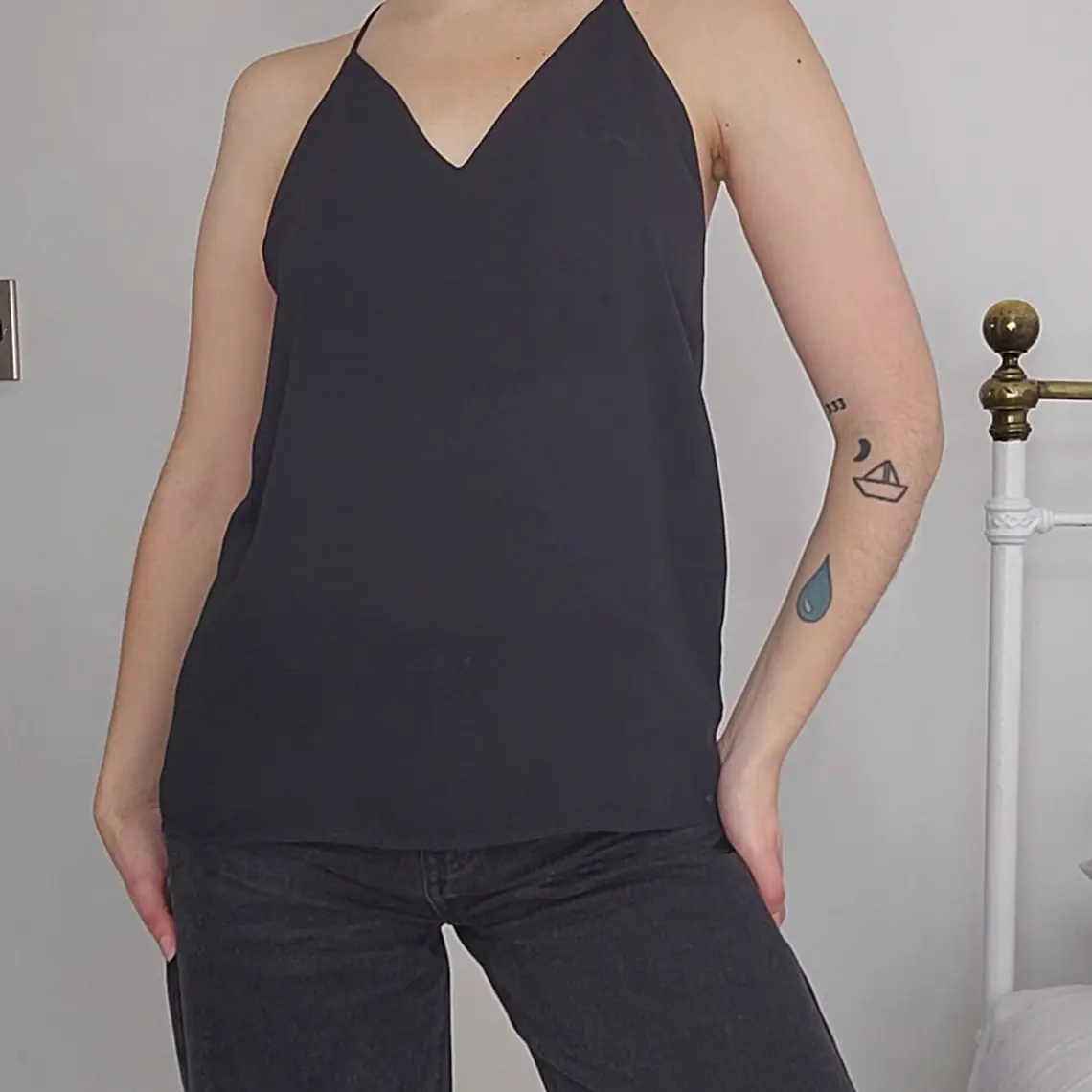 AB0037 2