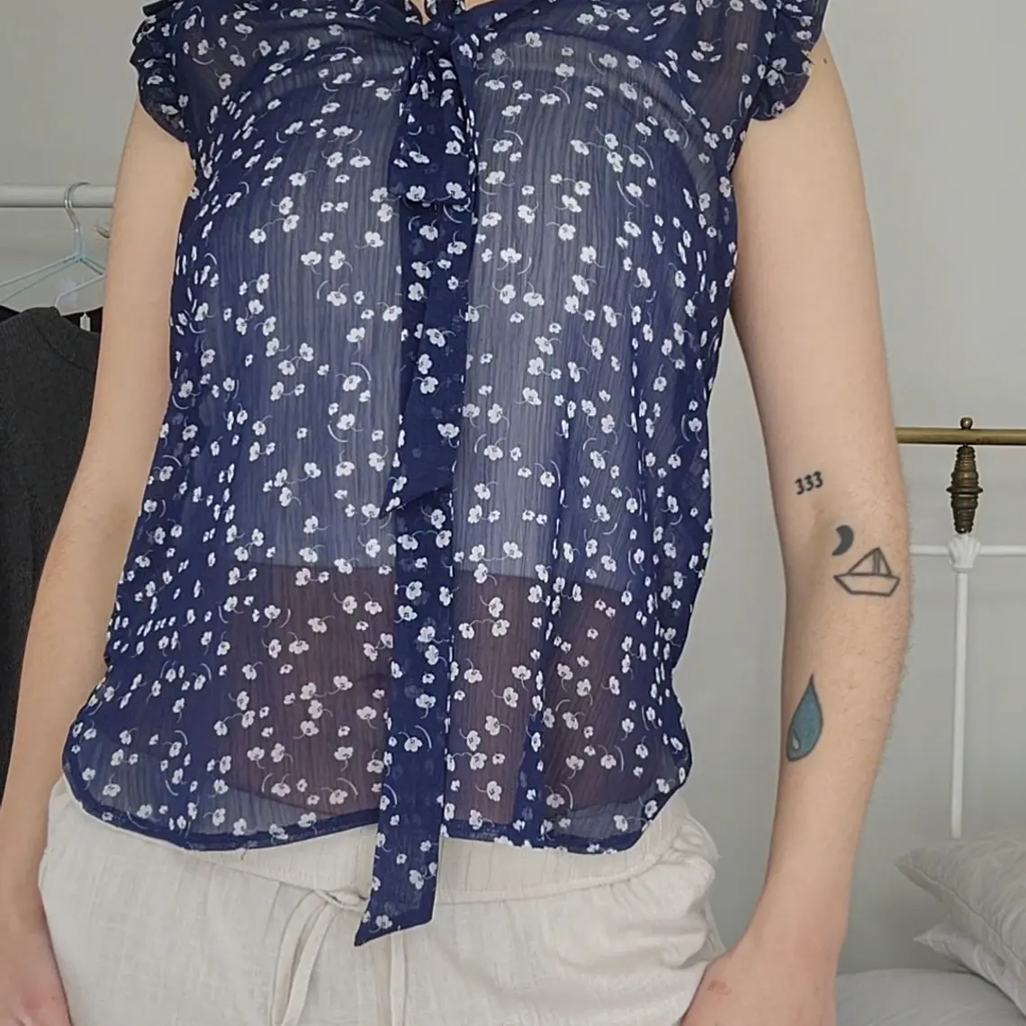 AB0032 1