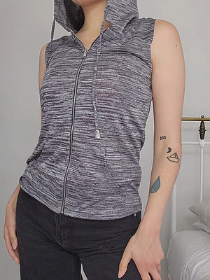 AB0737