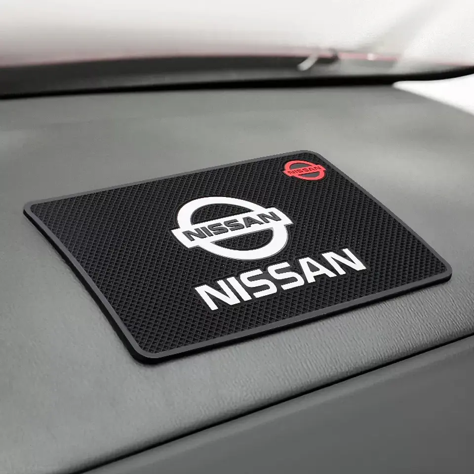 Alfombrilla Antideslizante para Tablero de auto Nissan 7