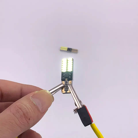 X2 Ampolletas led T10 W5W cola de pez canbus 24 led blanca