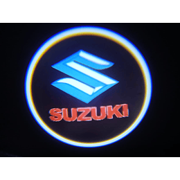 X2 luces led de cortesía o bienvenida para puertas de autos a bateria triple A Suzuki