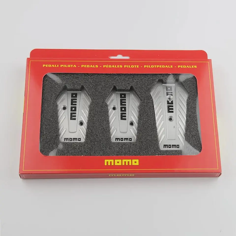 Set cubre pedades de auto Momo 3 piezas de aluminio tunning 5