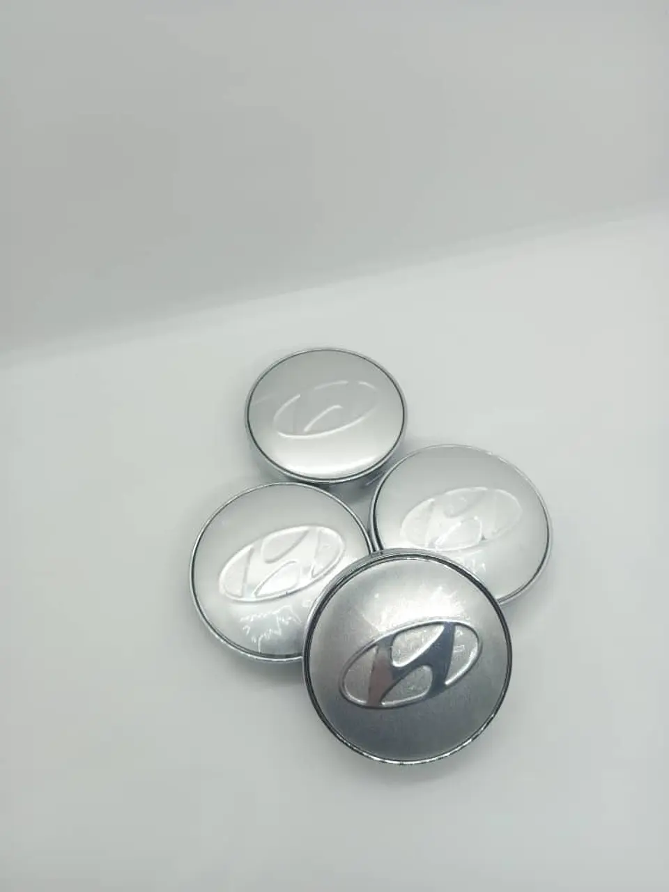 Set X4 Tapa centro de Llantas de autos universal marca Hyundai 2
