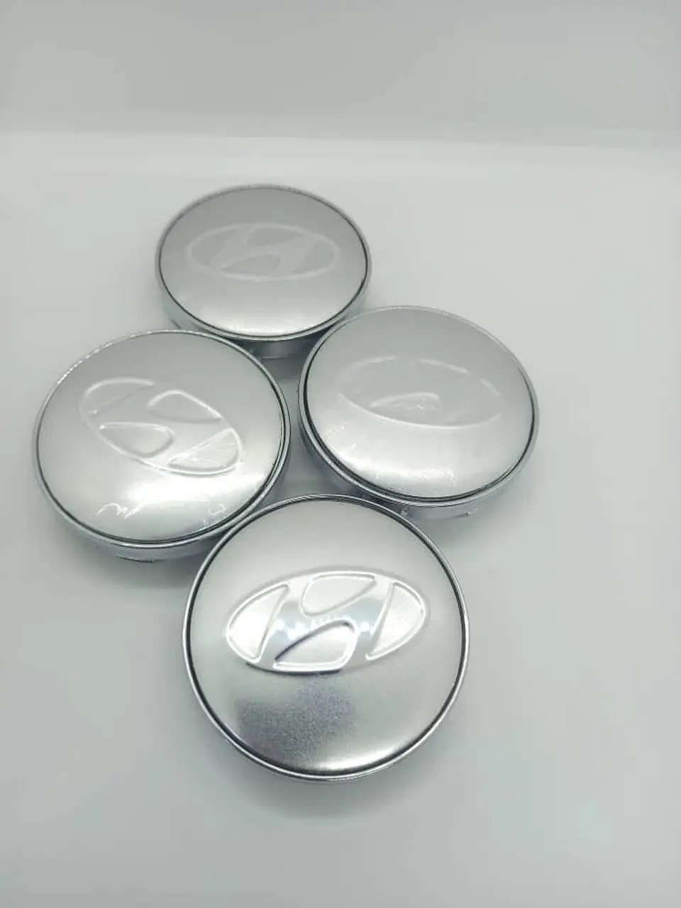 Set X4 Tapa centro de Llantas de autos universal marca Hyundai 8