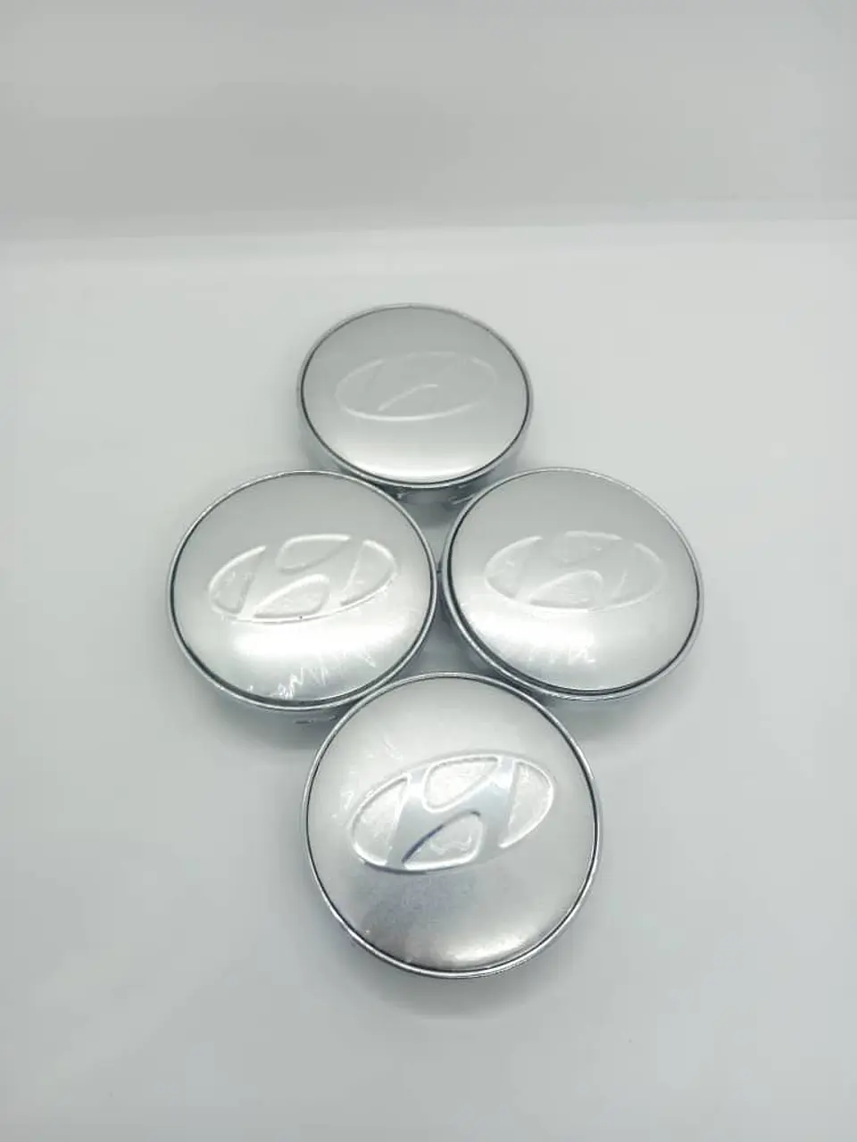 Set X4 Tapa centro de Llantas de autos universal marca Hyundai 14