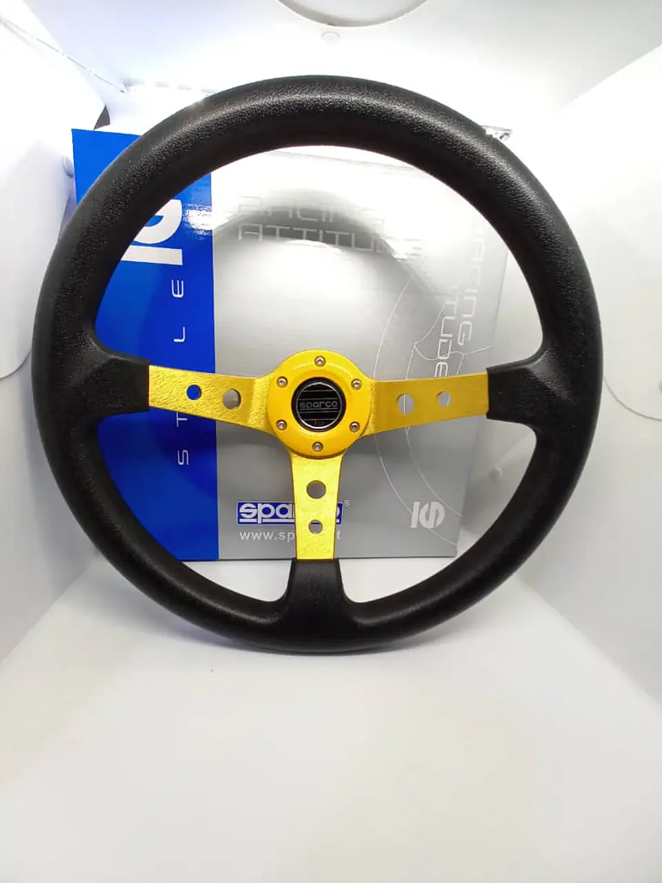 Volante deportivo universal Sparco con botón de bocina - dorado 3
