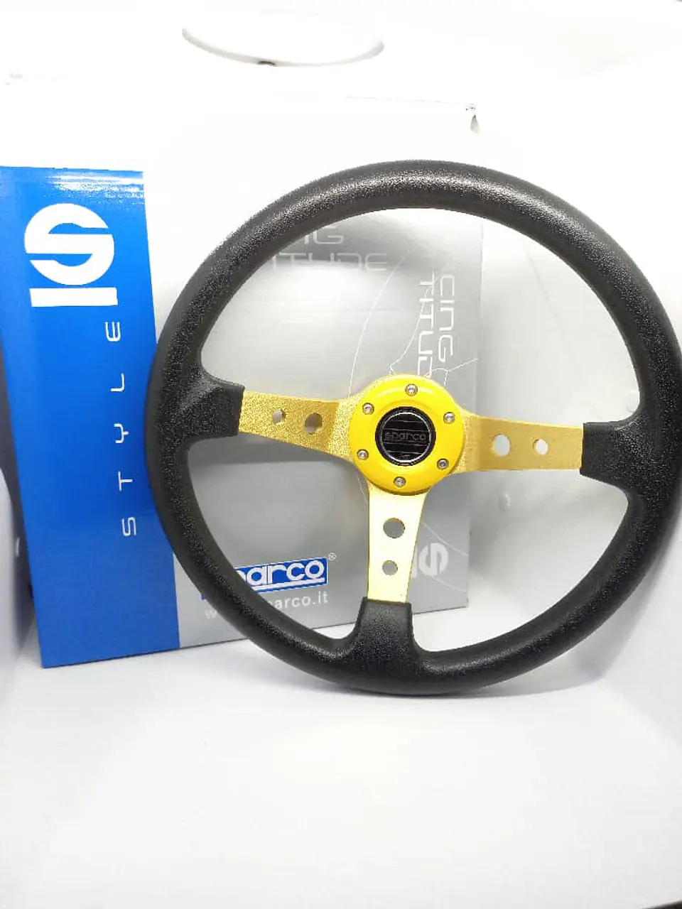 Volante deportivo universal Sparco con botón de bocina - dorado 9