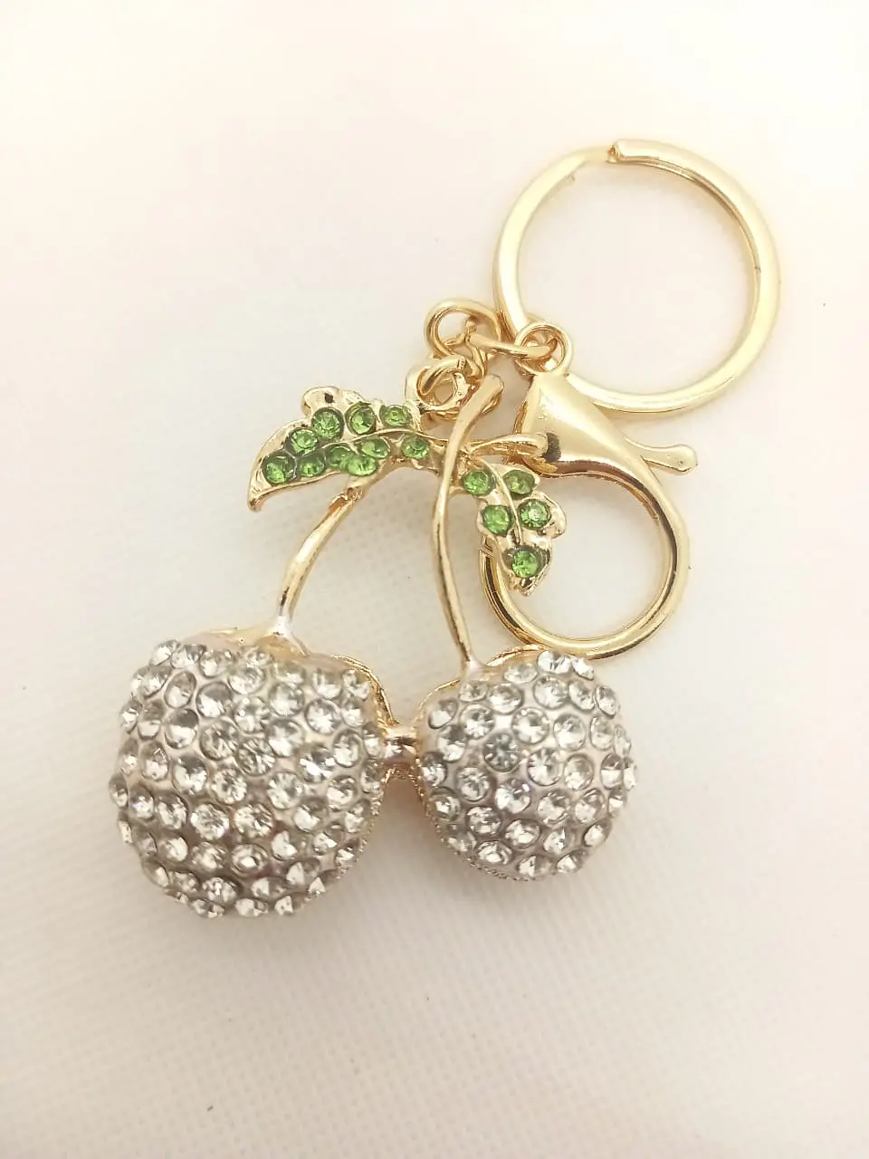 Llaveros de metal con imitación de diamantes diseño cerezas blancas 3