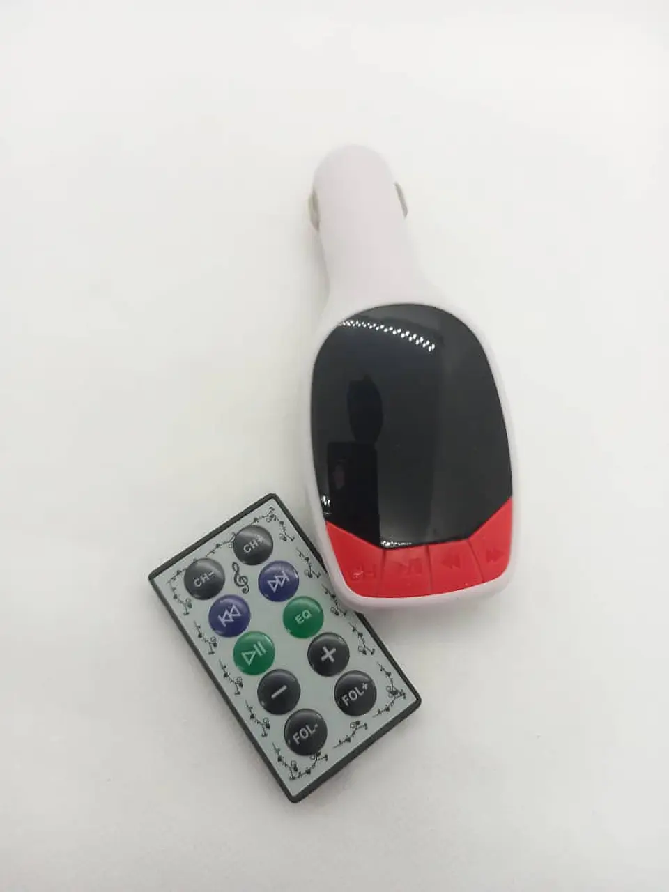 Transmisor de frecuencia FM y Mp3(usby aux) con pantalla led y 3