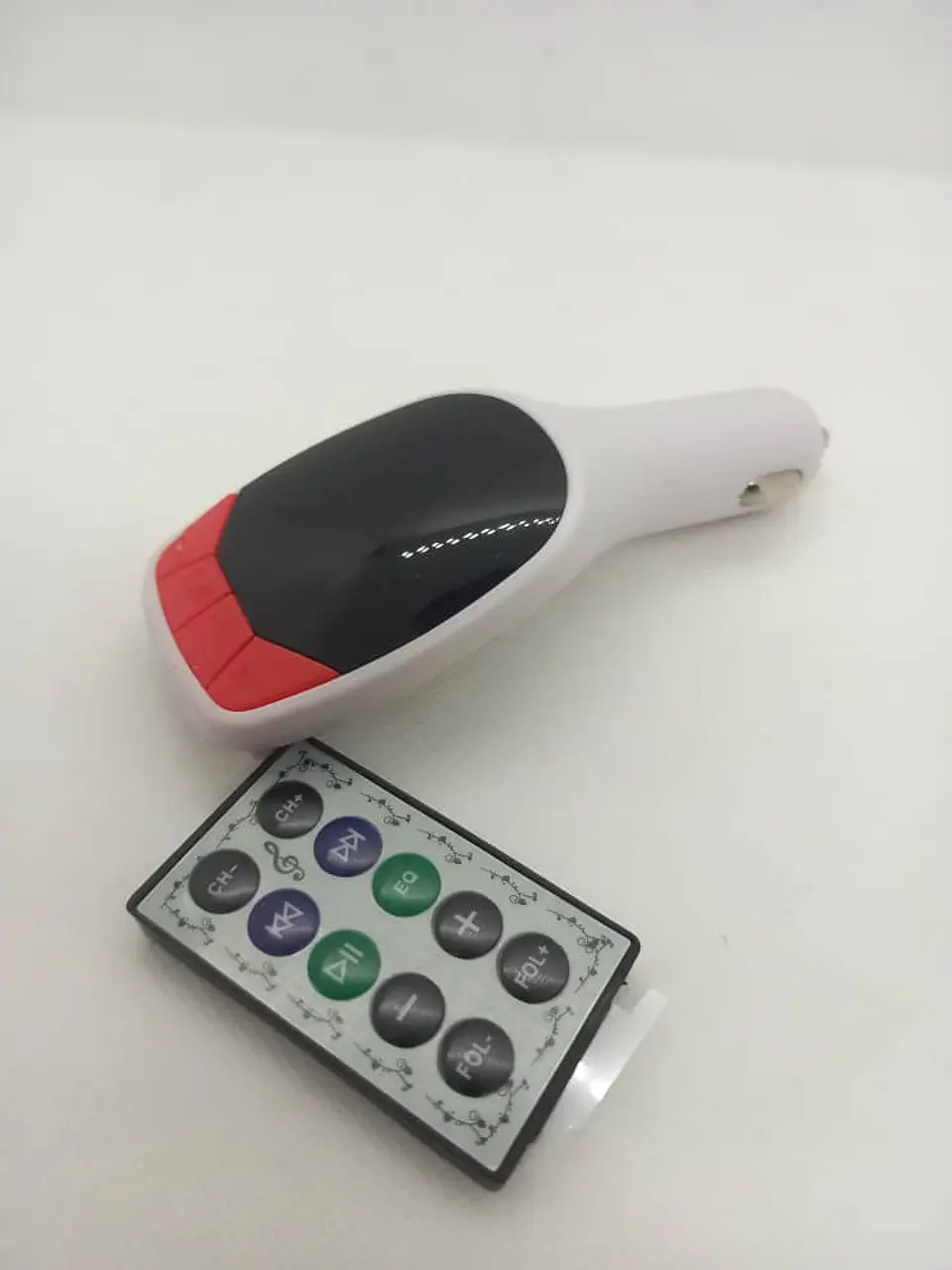 Transmisor de frecuencia FM y Mp3(usby aux) con pantalla led y 5