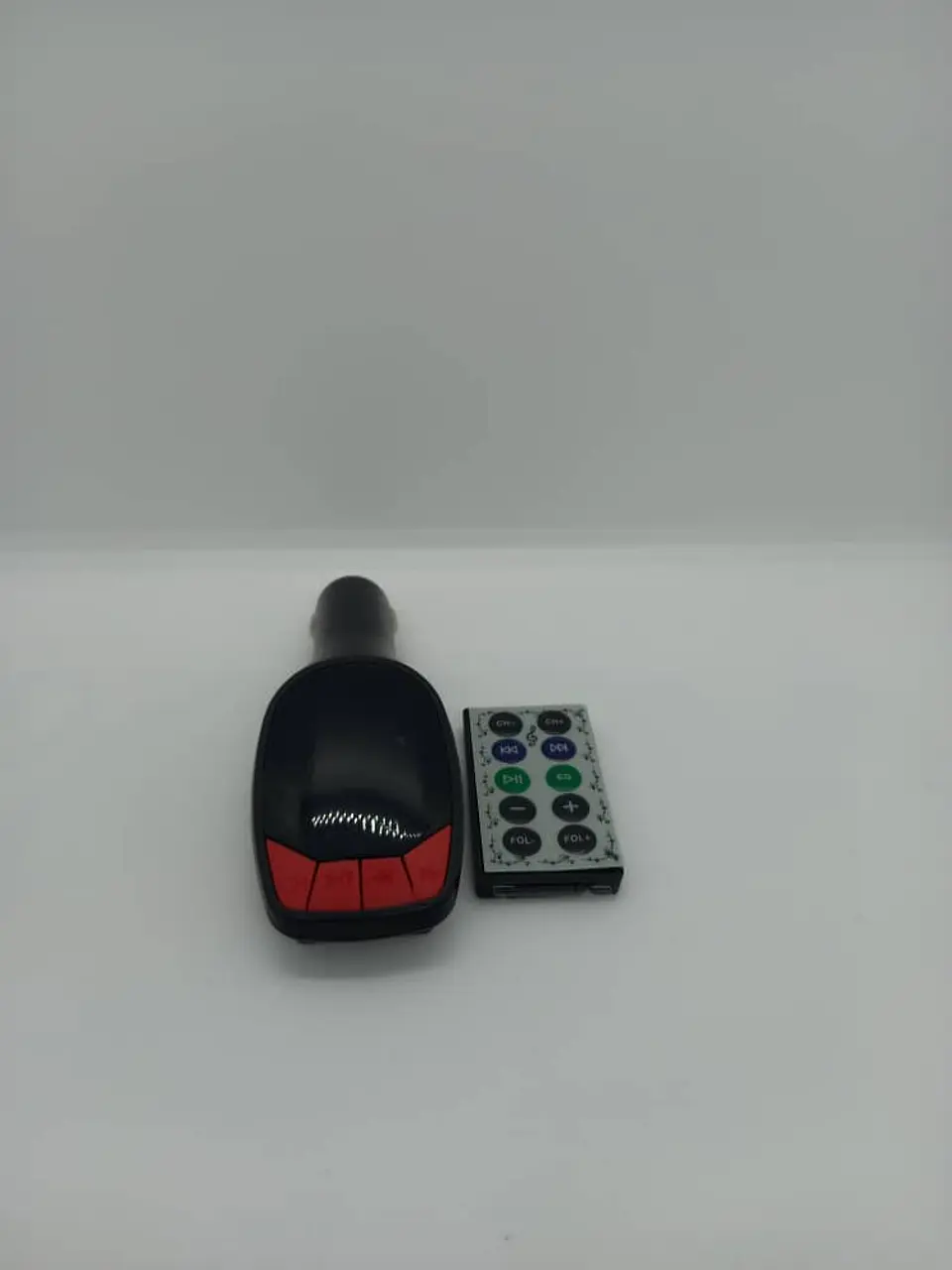 Transmisor de frecuencia FM y Mp3(usby aux) con pantalla led y 8