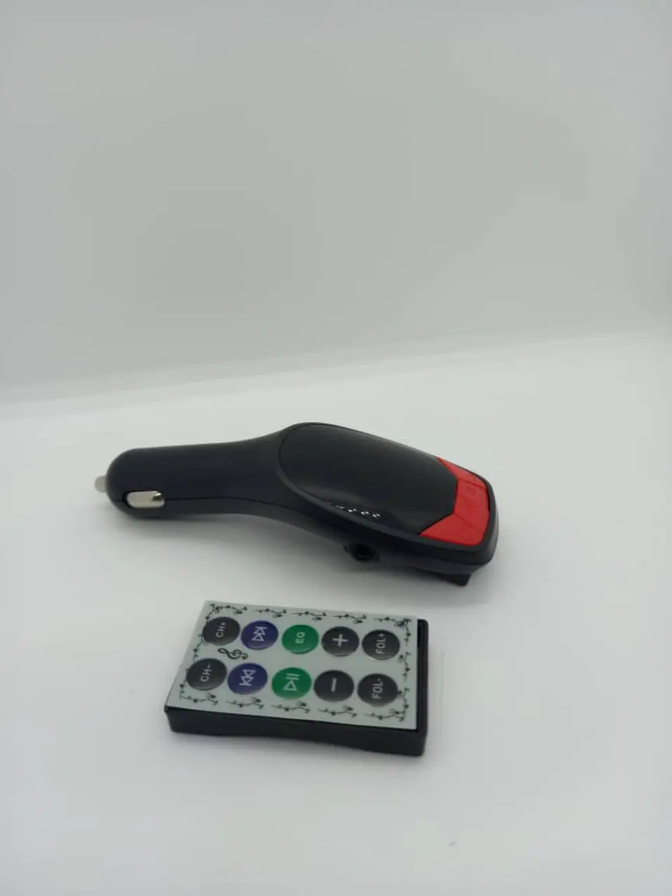 Transmisor de frecuencia FM y Mp3(usby aux) con pantalla led y 10