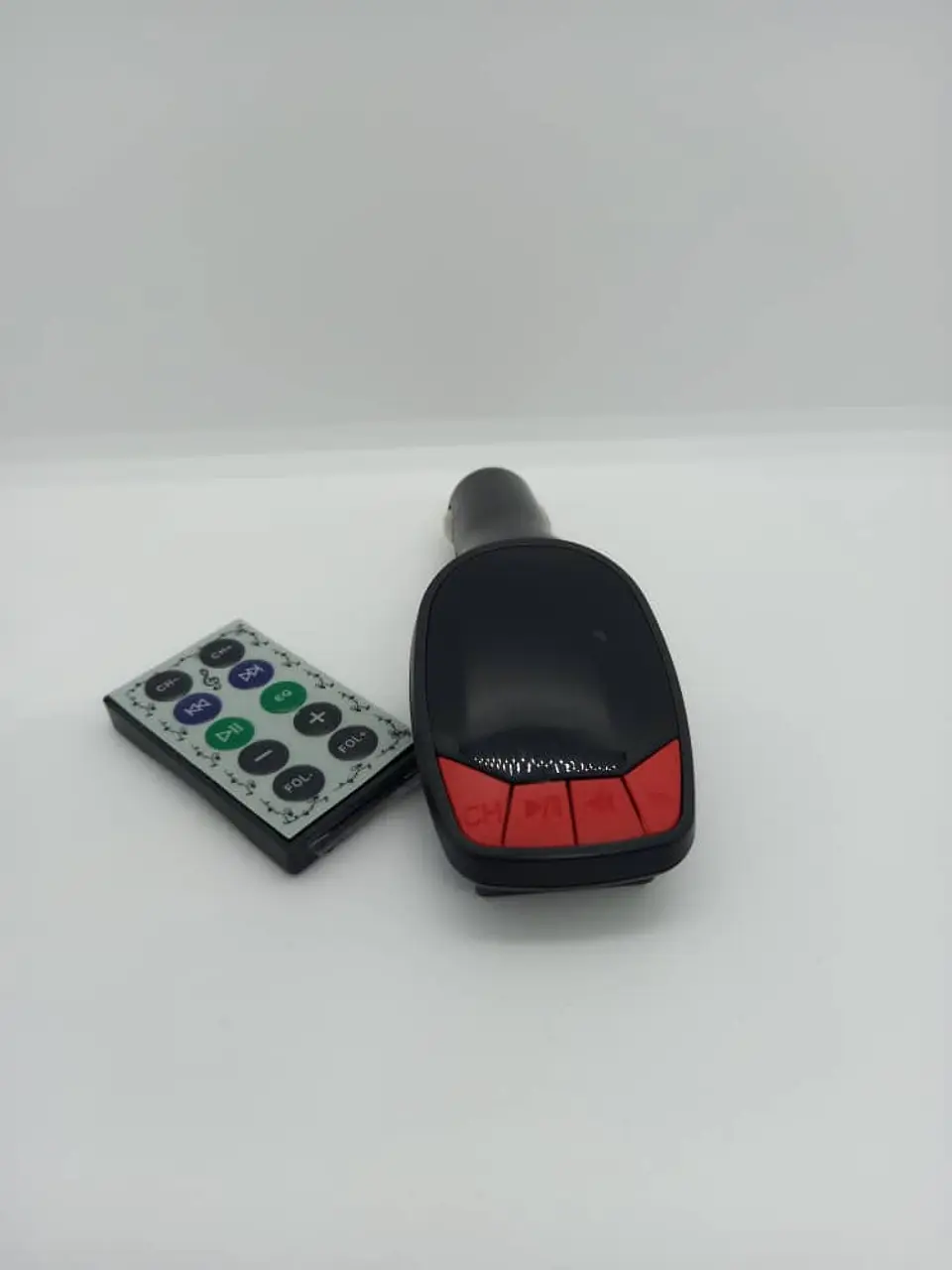 Transmisor de frecuencia FM y Mp3(usby aux) con pantalla led y 11